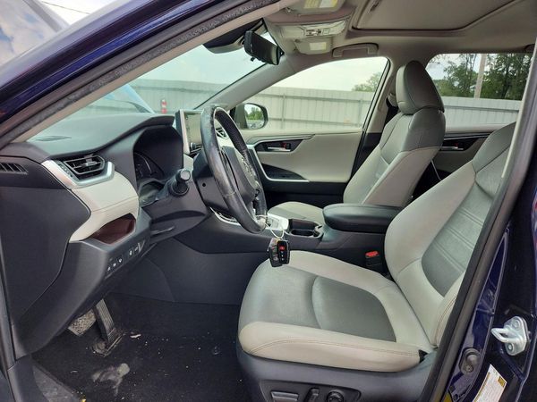 2020 TOYOTA RAV4 Limited