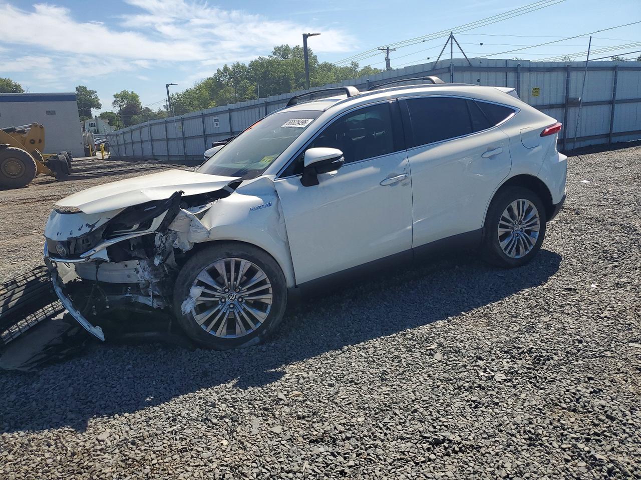 2021 TOYOTA VENZA — Front 3/4
