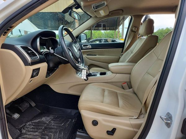 2019 JEEP GRAND CHEROKEE Laredo