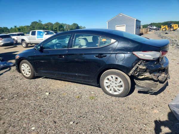 2018 HYUNDAI ELANTRA SE