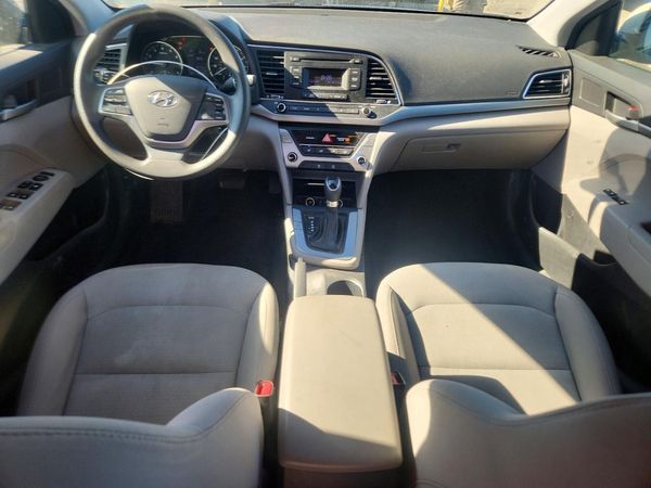 2018 HYUNDAI ELANTRA SE
