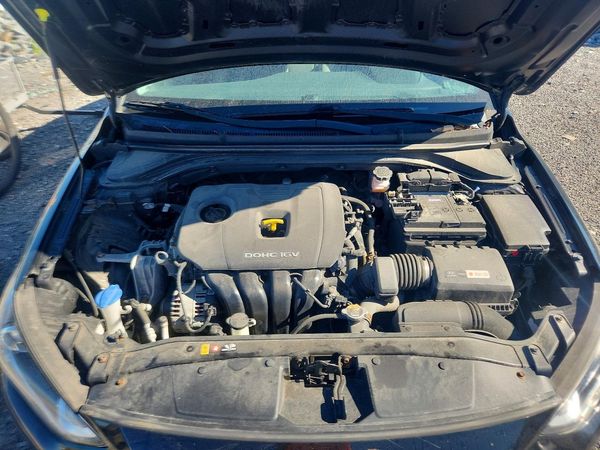 2018 HYUNDAI ELANTRA SE