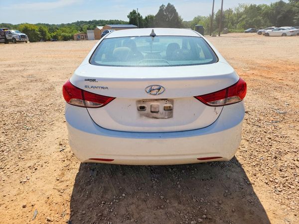 2013 HYUNDAI ELANTRA
