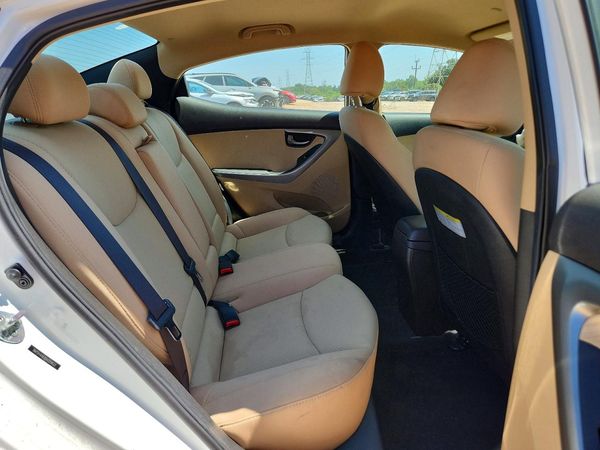2013 HYUNDAI ELANTRA