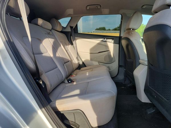 2019 HYUNDAI TUCSON SE