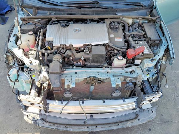 2019 TOYOTA PRIUS L/LE/XLE/LTD.