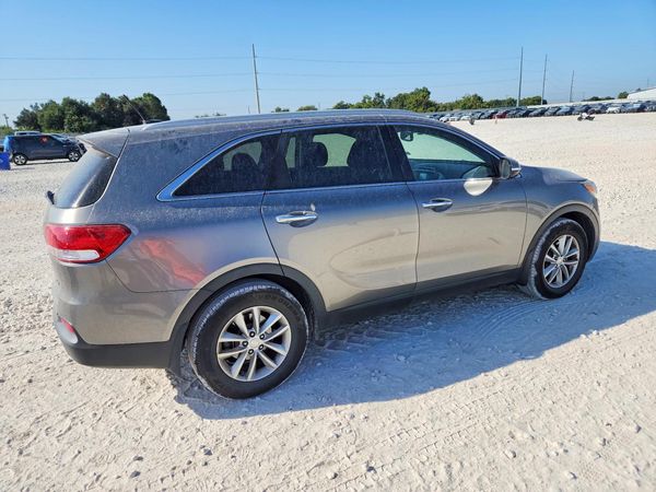 2016 KIA SORENTO L / LX