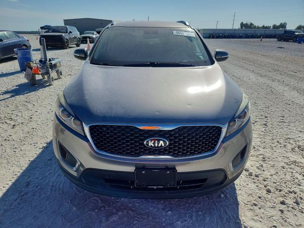 2016 KIA SORENTO L / LX