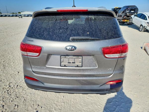 2016 KIA SORENTO L / LX