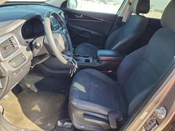 2016 KIA SORENTO L / LX