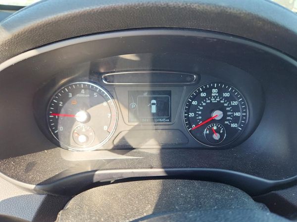 2016 KIA SORENTO L / LX