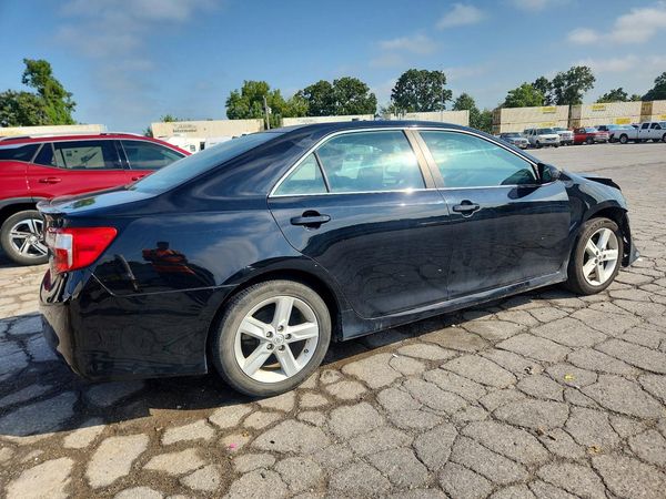 2014 TOYOTA CAMRY
