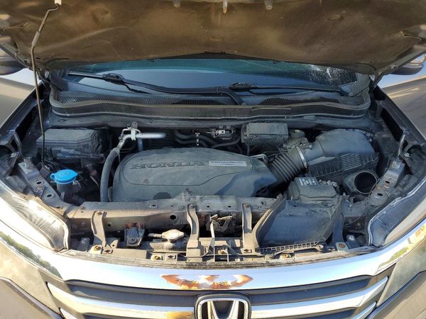 2016 HONDA PILOT EXL-N — Engine bay