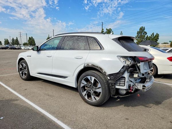 2021 AUDI E-TRON quattro Premium
