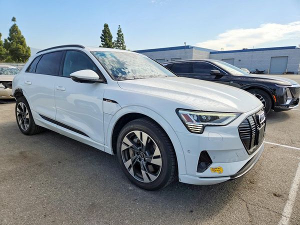 2021 AUDI E-TRON quattro Premium