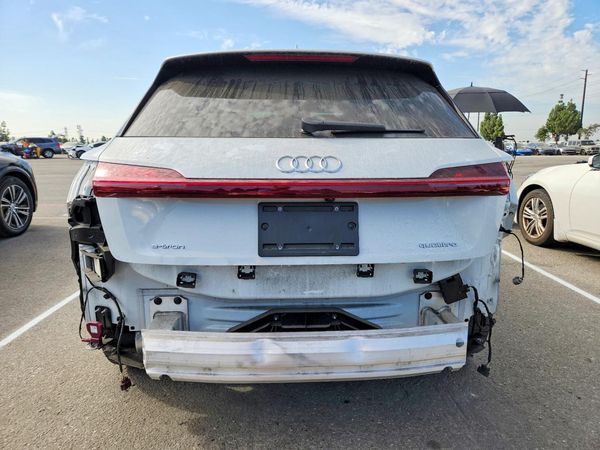 2021 AUDI E-TRON quattro Premium