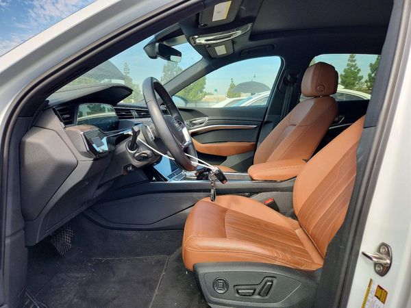 2021 AUDI E-TRON quattro Premium