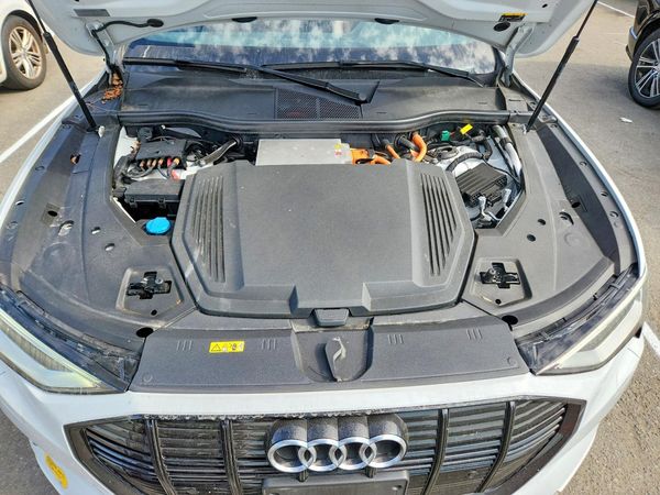2021 AUDI E-TRON quattro Premium
