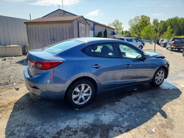 2015 MAZDA 3