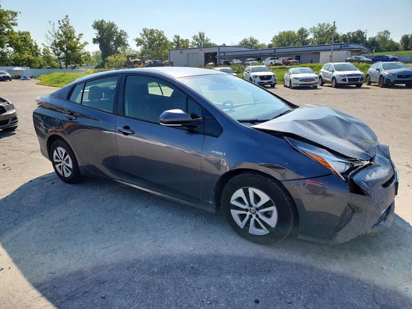 2017 TOYOTA PRIUS