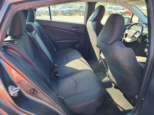 2017 TOYOTA PRIUS