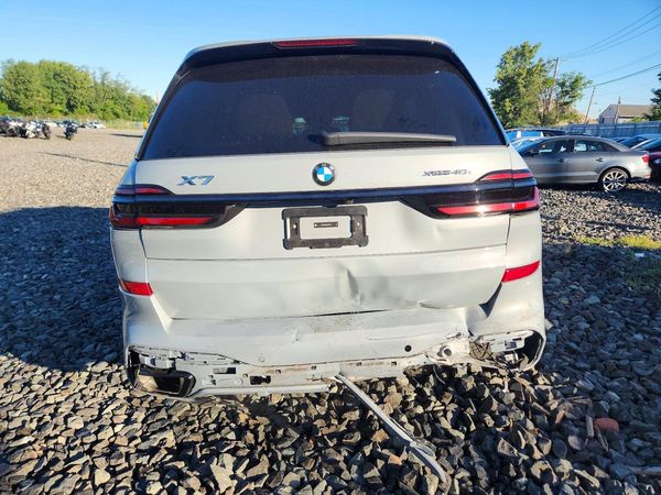 2025 BMW X7 xDrive40i