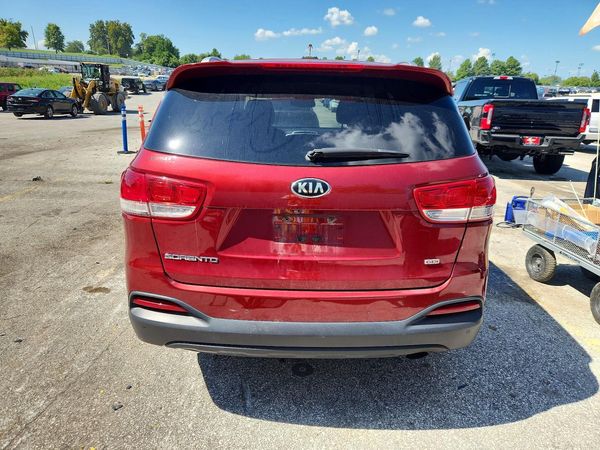 2016 KIA SORENTO L / LX