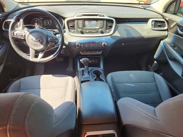 2016 KIA SORENTO L / LX