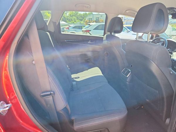 2016 KIA SORENTO L / LX
