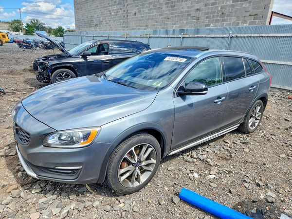 2018 VOLVO V60 CROSS COUNTRY