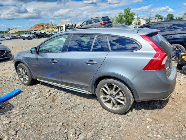 2018 VOLVO V60 CROSS COUNTRY Premier