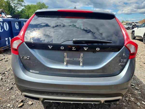 2018 VOLVO V60 CROSS COUNTRY Premier