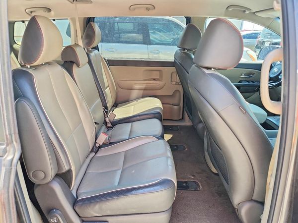 2017 KIA SEDONA