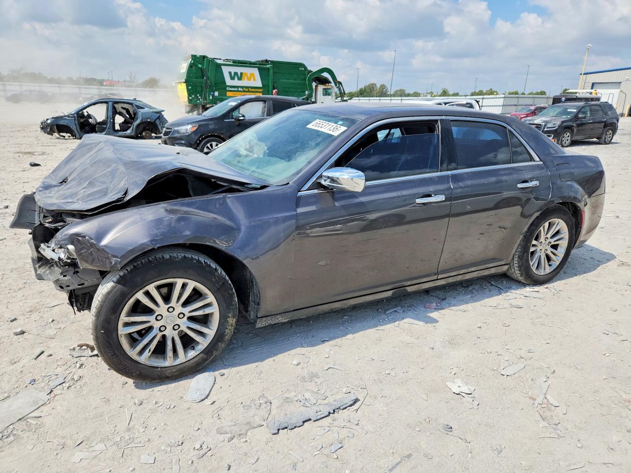 2016 CHRYSLER 300 300C — Front 3/4