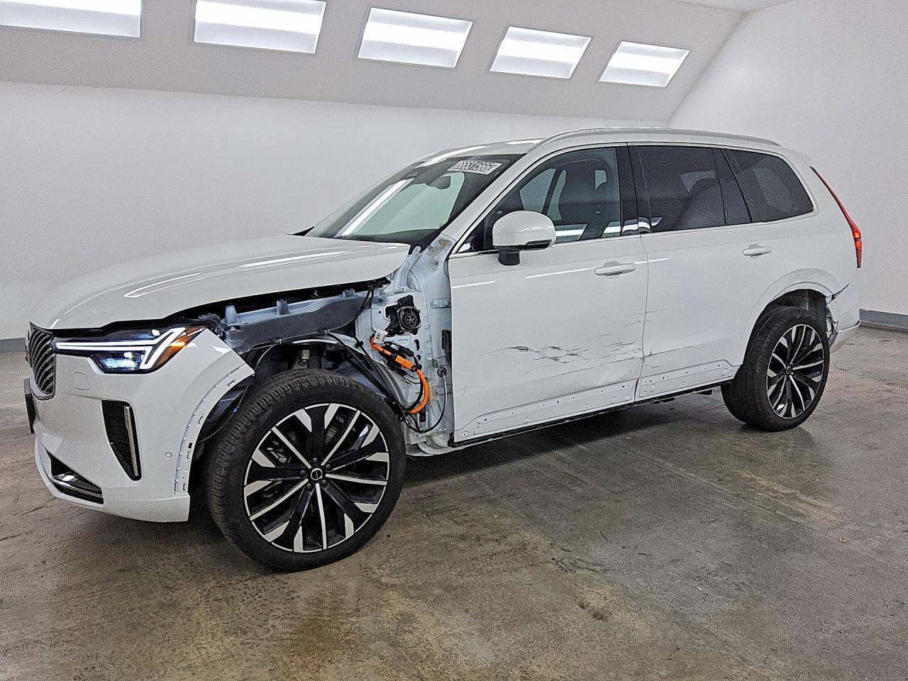 2025 VOLVO XC90 Plus