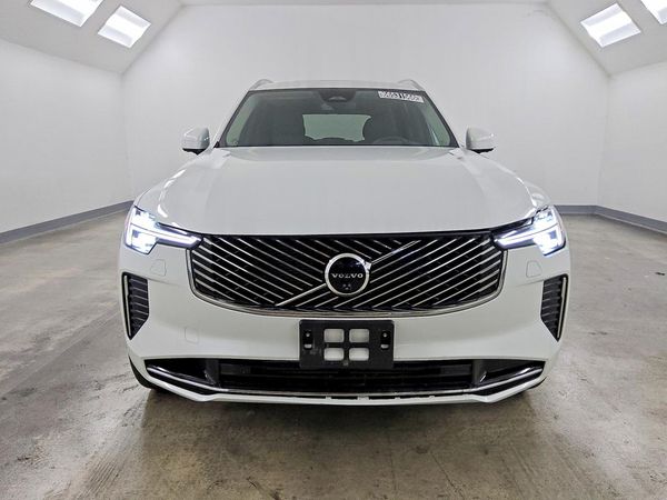 2025 VOLVO XC90 Plus