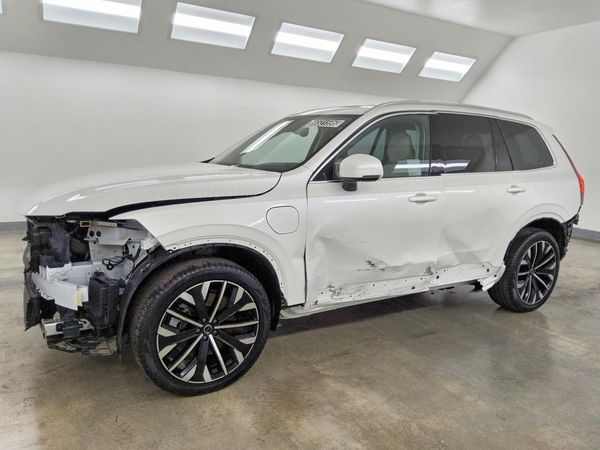 2025 VOLVO XC90