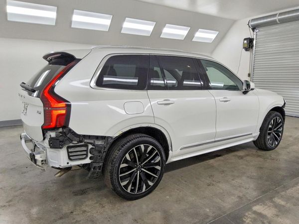 2025 VOLVO XC90 Ultra