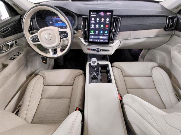 2025 VOLVO XC90 Ultra