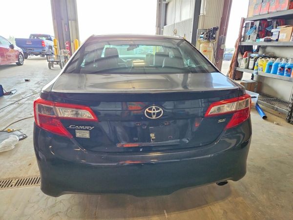 2014 TOYOTA CAMRY