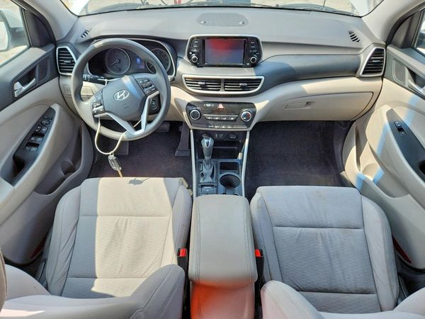 2020 HYUNDAI TUCSON SE