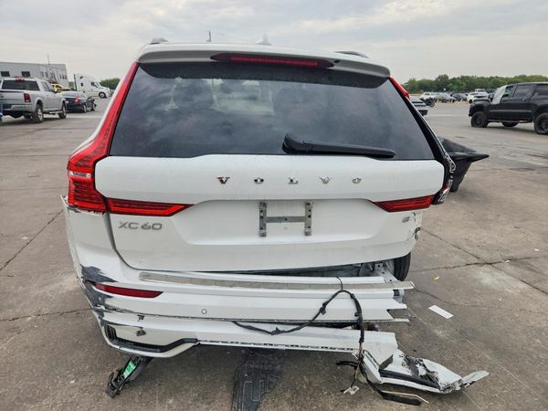2024 VOLVO XC60 Core