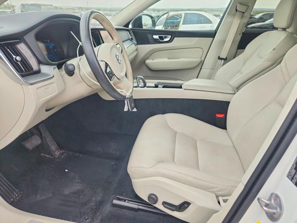 2024 VOLVO XC60 Core
