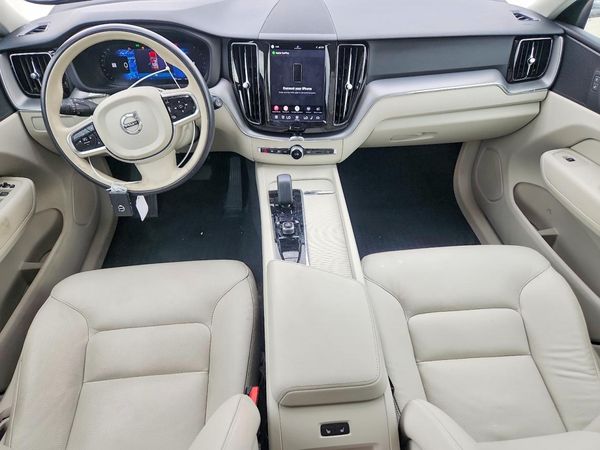 2024 VOLVO XC60 Core