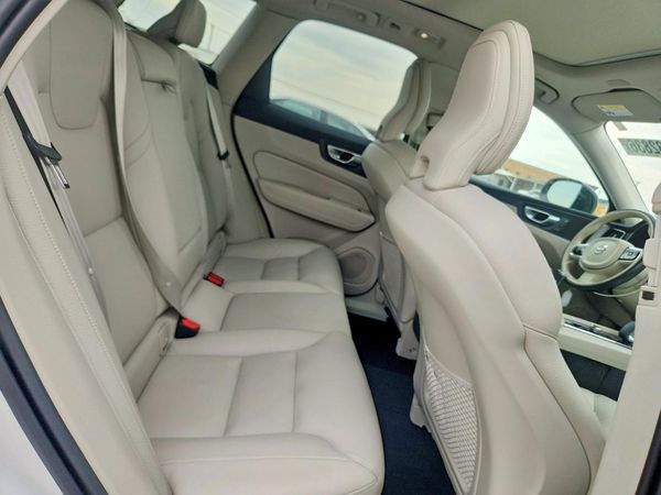 2024 VOLVO XC60 Core