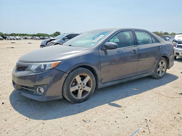 2014 TOYOTA CAMRY