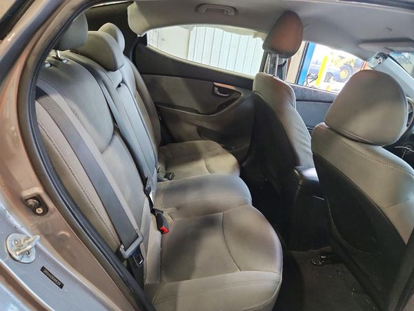 2012 HYUNDAI ELANTRA