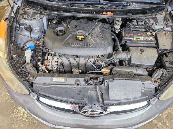 2012 HYUNDAI ELANTRA