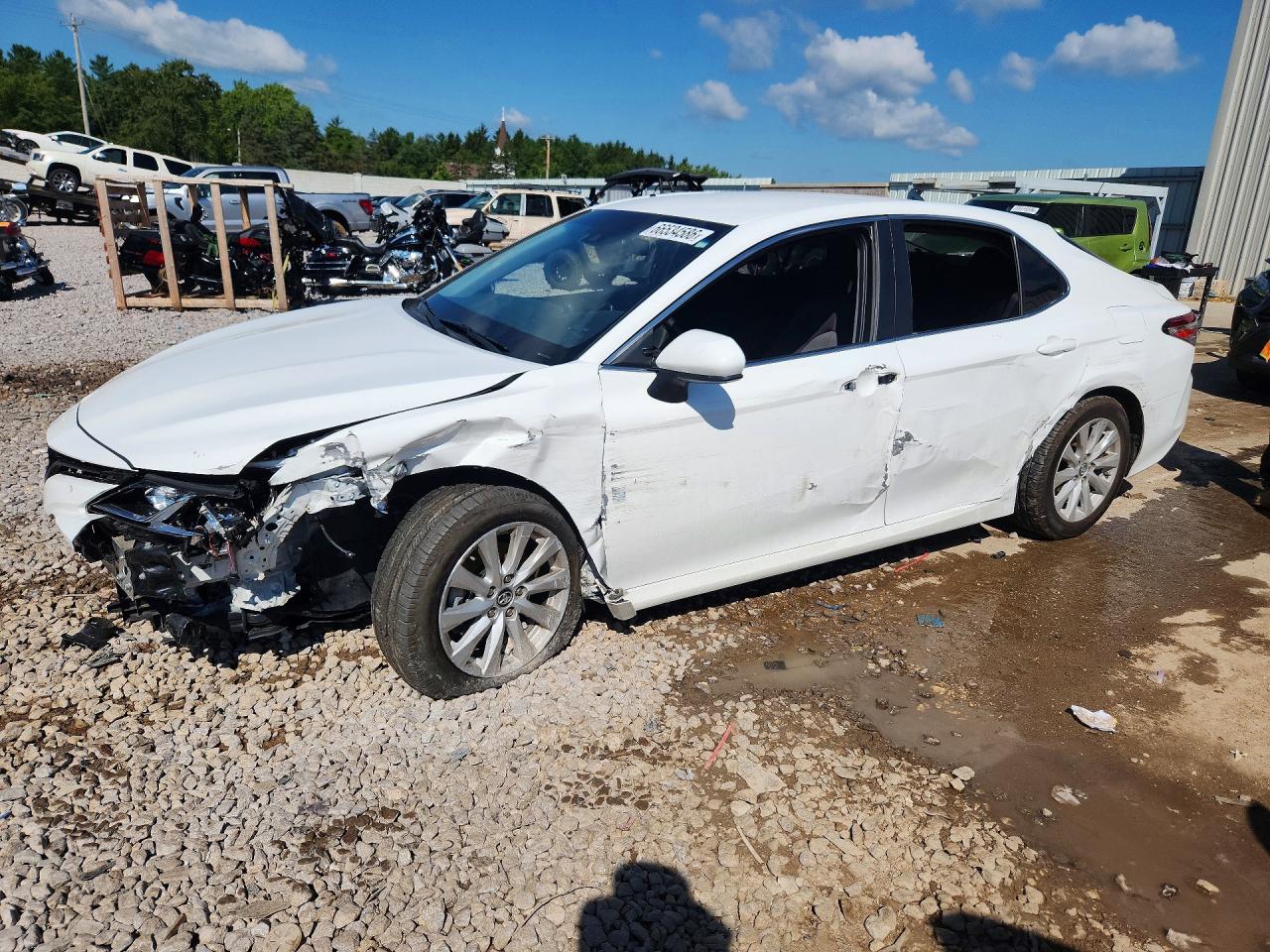 2018 TOYOTA CAMRY L/LE/SE/XLE — Front 3/4