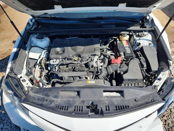 2018 TOYOTA CAMRY L/LE/SE/XLE — Engine bay